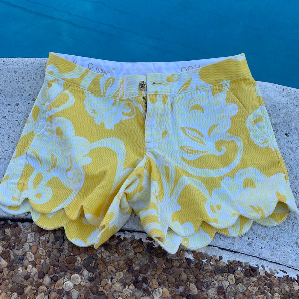 EEUC Lilly Pulitzer buttercup shorts size 00
